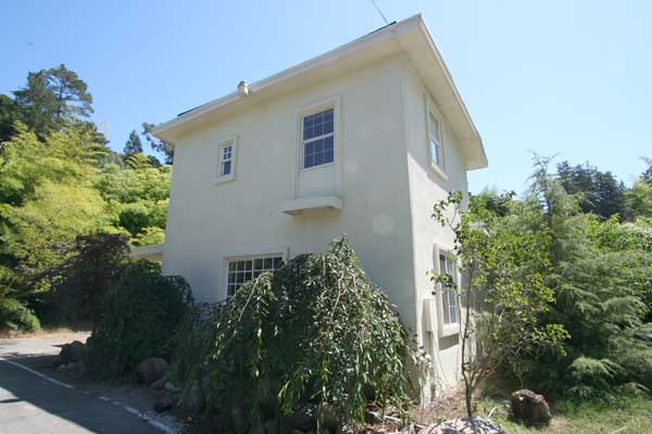 The 2 story house is in a great sunny location.